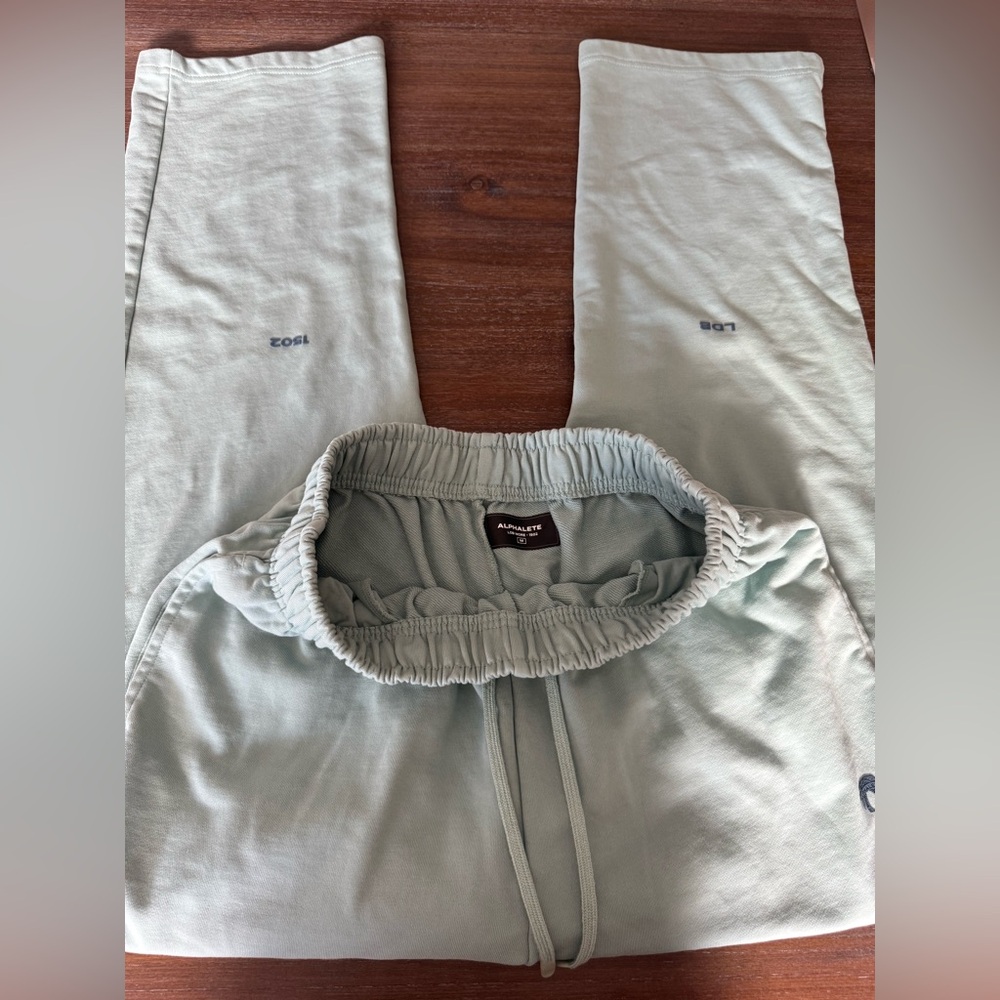 Alphalete Sage Green Cotton Sweatpants Joggers Athleisure Gym Lounge Size M